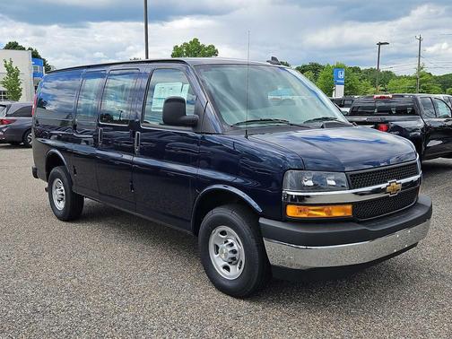 Special Exterior Color 2026 Chevrolet Express 2500 LT