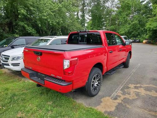 2022 Nissan Titan SV