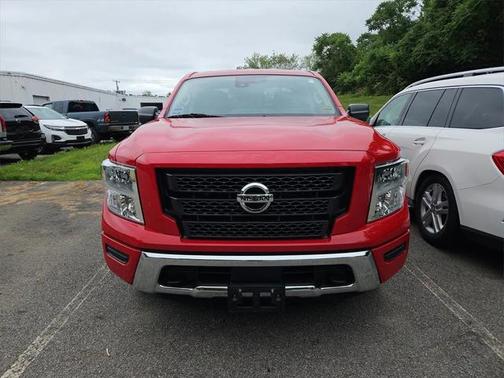 2022 Nissan Titan SV