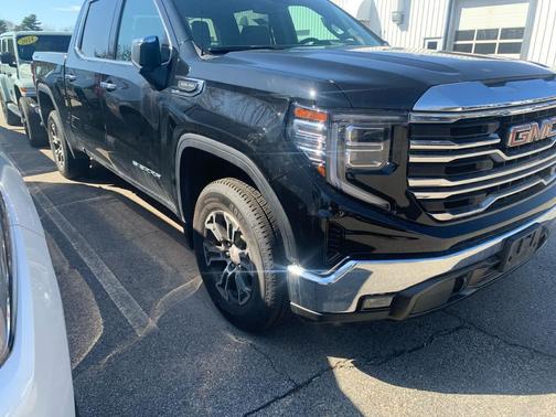 Onyx Black 2025 GMC Sierra 1500 SLT