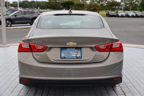 Pepperdust Metallic 2018 Chevrolet Malibu LT