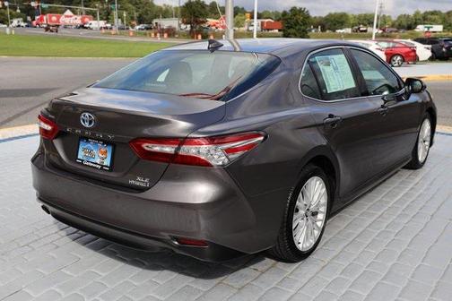 2018 Toyota Camry Hybrid LE