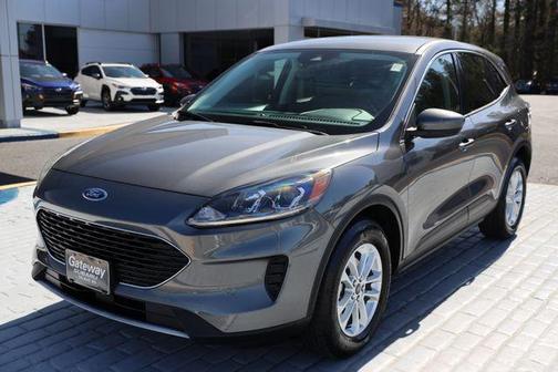 Carbonized Gray Metallic 2021 Ford Escape SE