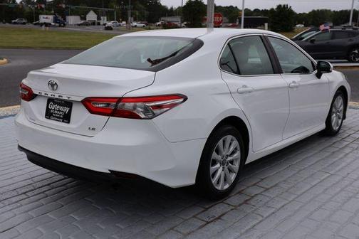 Super White 2018 Toyota Camry LE