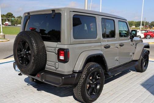 2023 Jeep Wrangler 4-Door Sahara Altitude 4x4