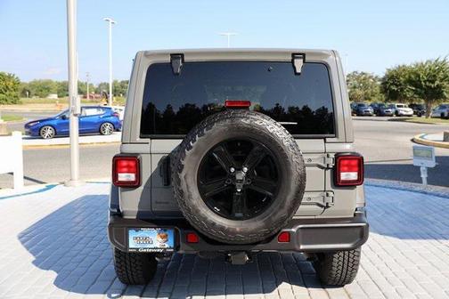 2023 Jeep Wrangler 4-Door Sahara Altitude 4x4
