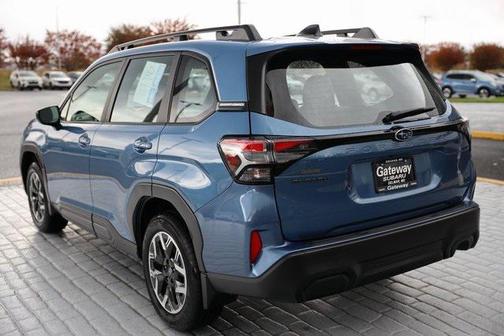 2025 Subaru Forester Base