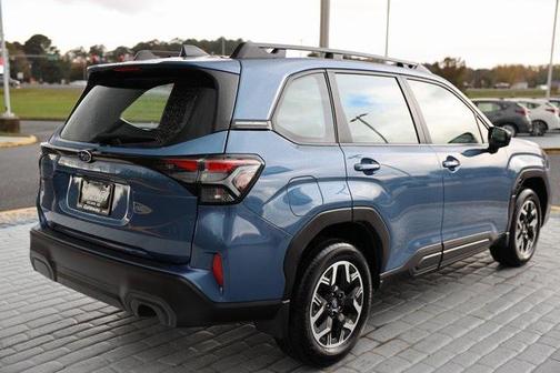 2025 Subaru Forester Base