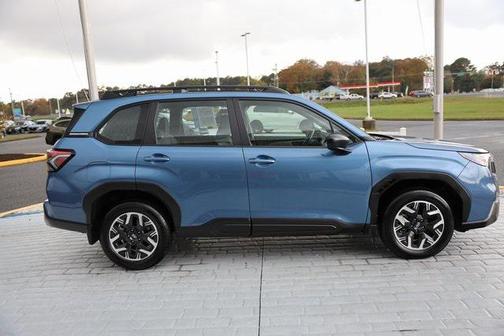 2025 Subaru Forester Base