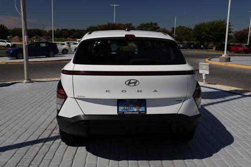 2024 Hyundai KONA SE