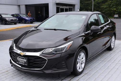 Black Metallic 2019 Chevrolet Cruze LT