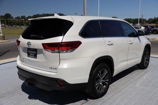 Blizzard Pearl 2018 Toyota Highlander LE Plus