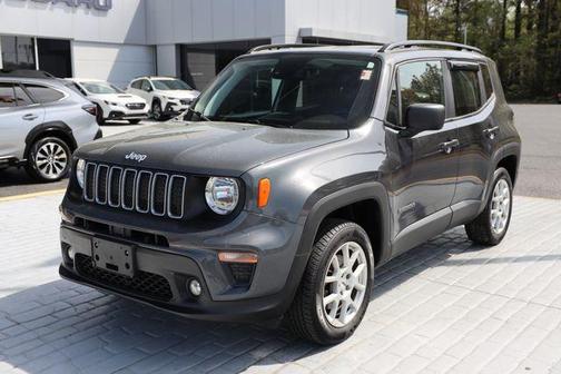 Graphite Gray 2022 Jeep Renegade Latitude