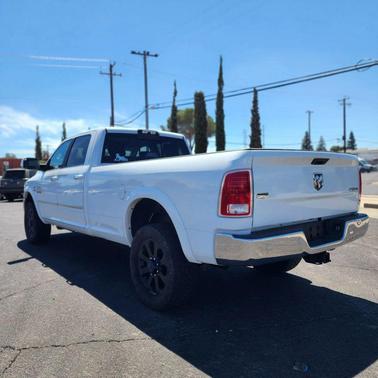 2017 RAM 3500 Laramie Crew Cab 4x4 8' Box