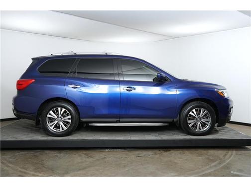 2019 Nissan Pathfinder SV