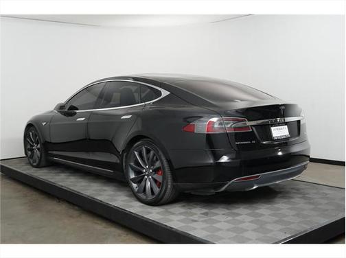 2015 Tesla Model S 85D