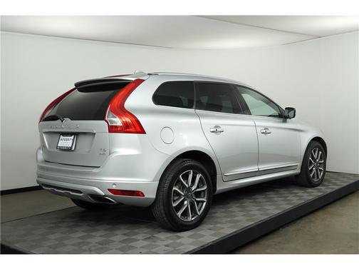 2017 Volvo XC60 T6 Dynamic