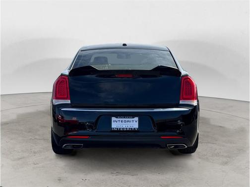 2015 Chrysler 300C Platinum