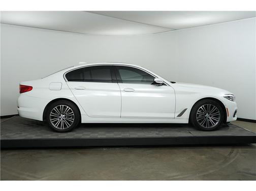 2020 BMW 530 530i