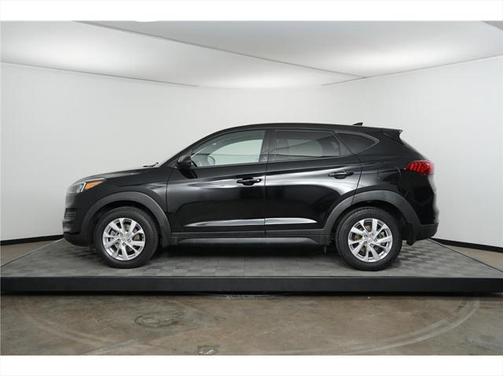 2021 Hyundai TUCSON SE