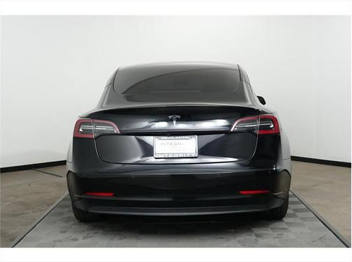 2022 Tesla Model 3 Standard Range