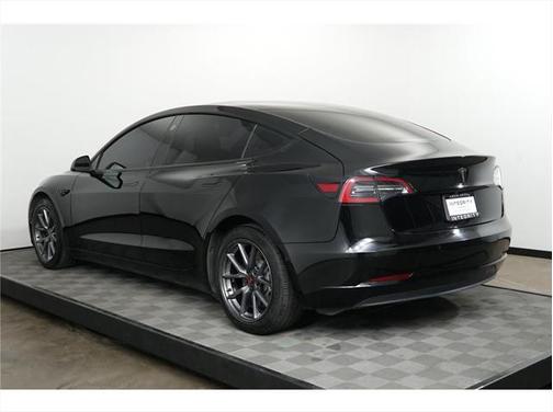 2022 Tesla Model 3 Standard Range