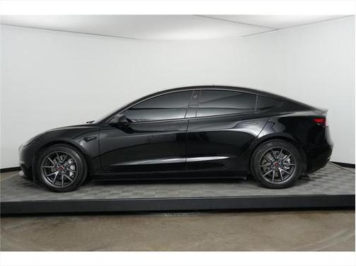 2022 Tesla Model 3 Standard Range