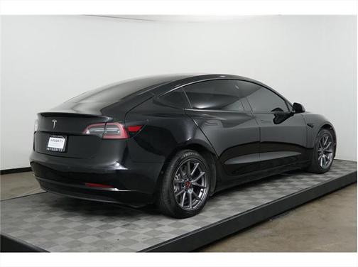 2022 Tesla Model 3 Standard Range