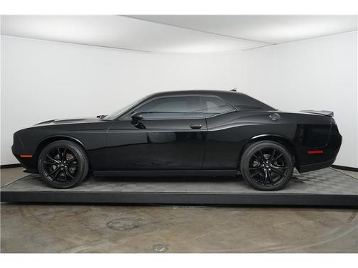 2017 Dodge Challenger SXT