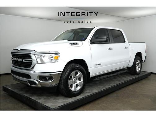 Bright White Clearcoat 2019 RAM 1500 Big Horn