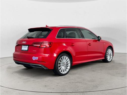 2017 Audi A3 e-tron 1.4T Tech Premium Plus