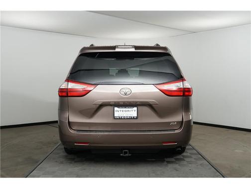 2018 Toyota Sienna XLE