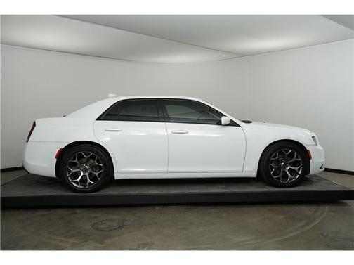 2018 Chrysler 300 S