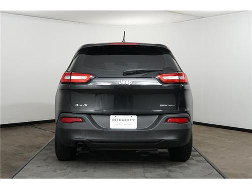 2016 Jeep Cherokee Sport