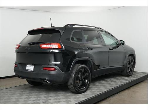 2017 Jeep Cherokee Sport