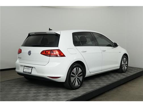 2016 Volkswagen e-Golf SE