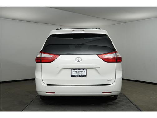 2016 Toyota Sienna XLE