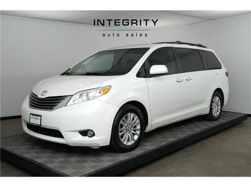 2016 Toyota Sienna XLE