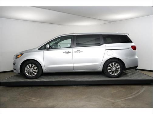 2021 Kia Sedona LX