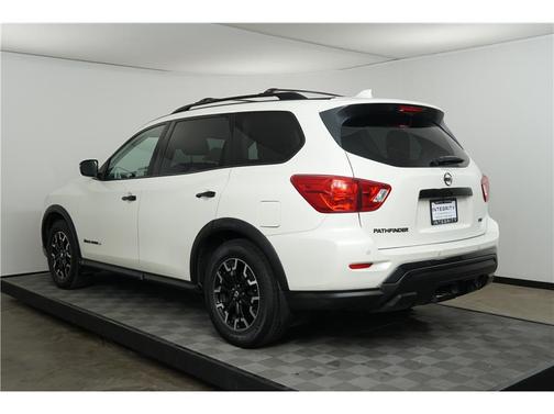 2020 Nissan Pathfinder SV