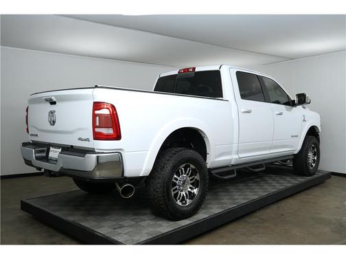 2020 RAM 2500 Laramie Crew Cab 4X4 6'4' Box