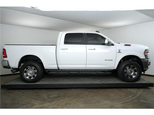 2020 RAM 2500 Laramie Crew Cab 4X4 6'4' Box