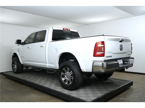 2020 RAM 2500 Laramie Crew Cab 4X4 6'4' Box