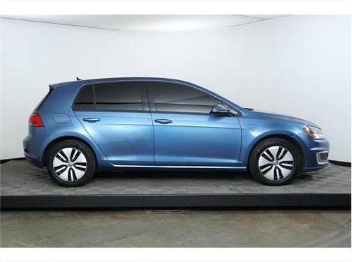 2016 Volkswagen e-Golf SE
