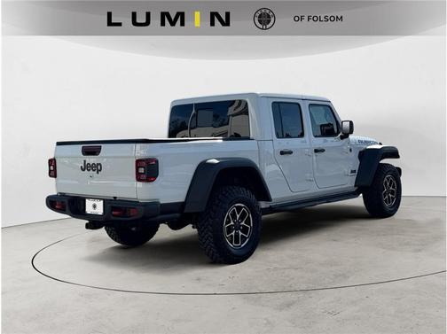 Bright White Clearcoat 2025 Jeep Gladiator Rubicon