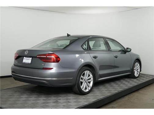 2019 Volkswagen Passat 2.0T Wolfsburg Edition