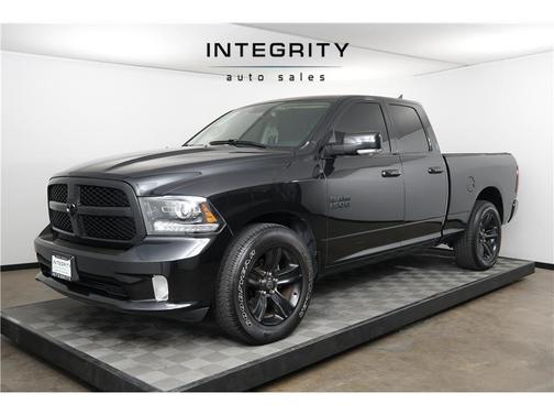 2017 RAM 1500 Night Quad Cab 4x2 6'4' Box