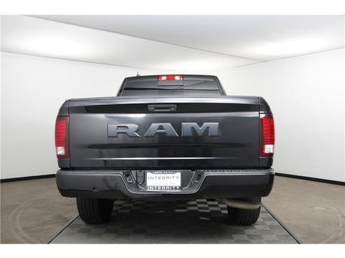 2017 RAM 1500 Night Quad Cab 4x2 6'4' Box