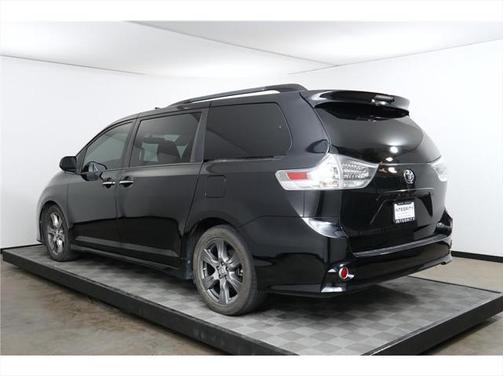 2017 Toyota Sienna SE