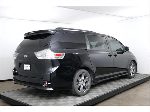 2017 Toyota Sienna SE
